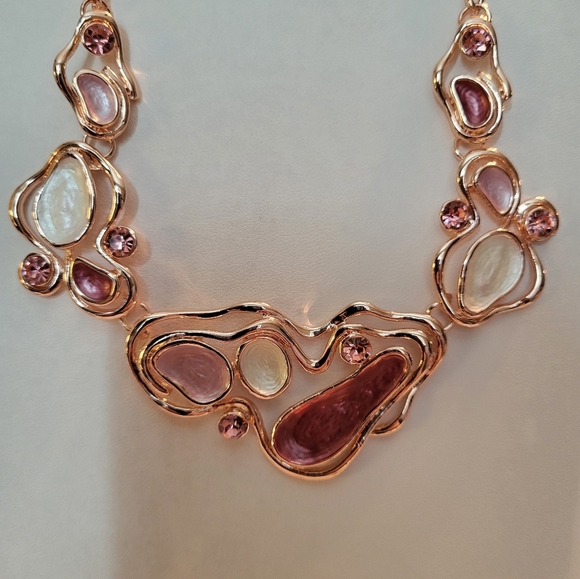 π©· 3/$15 2-piece necklace & earring set in rose gold w/pink rhinestones NWOT - Picture 2 of 3